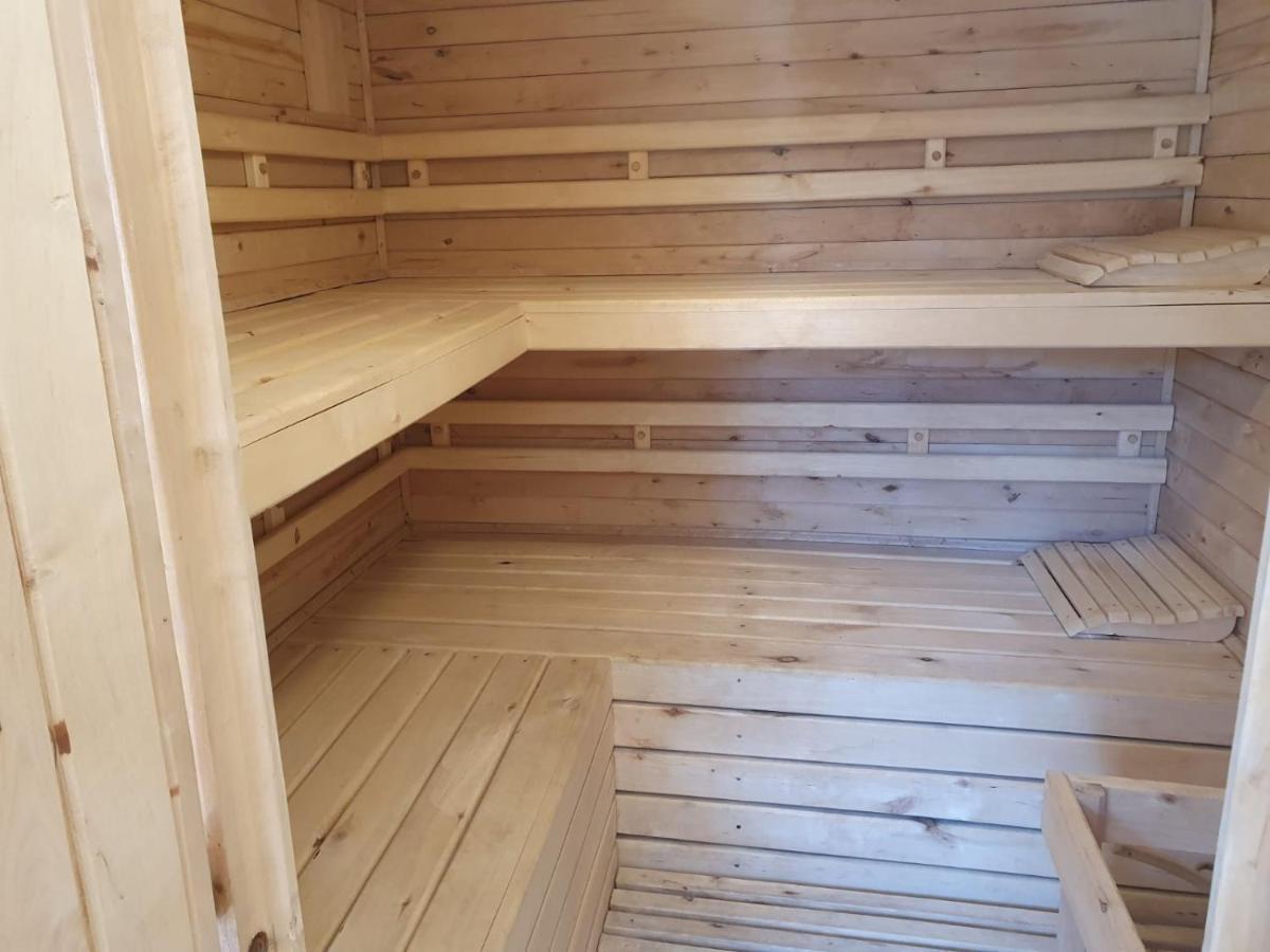 Wind Caroline Hotel Jastrzębia Góra Екстериор снимка